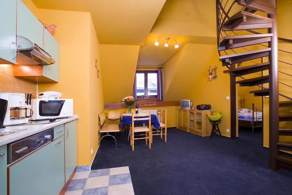 Yellow Ski Apartments Rokytnice nad Jizerou Zimmer foto